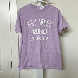 GILDAN SIZE M PURPLE KEY WEST FL SHORT SLEEVE SHIRT